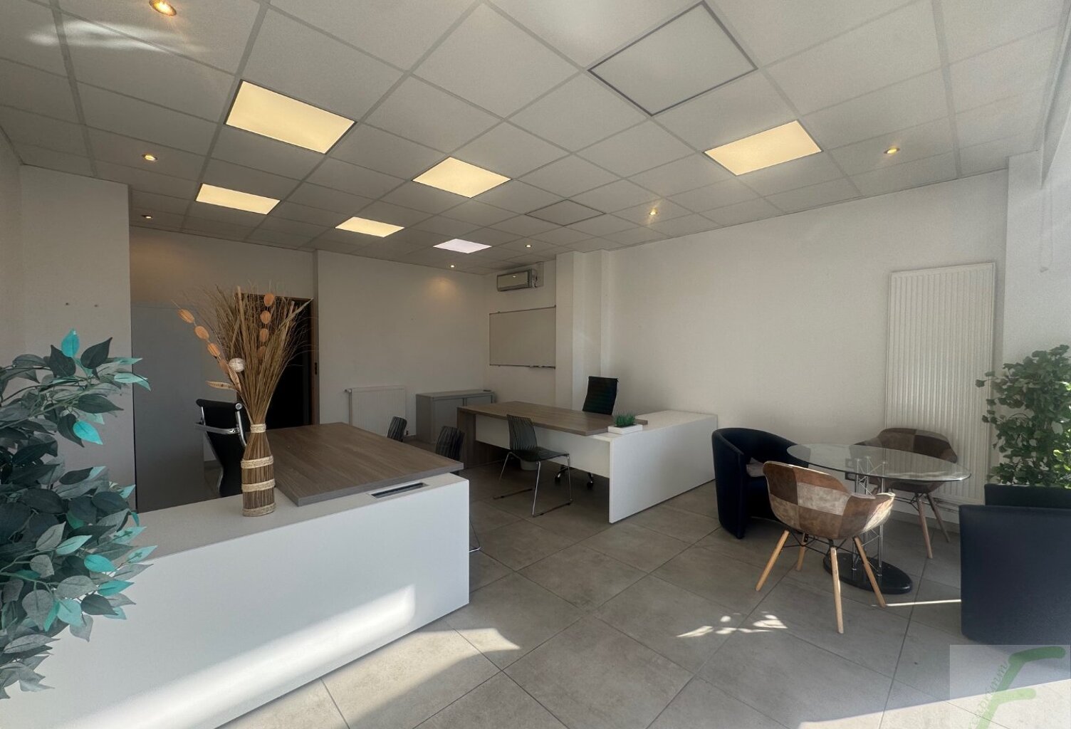 Local commercial — photo 1