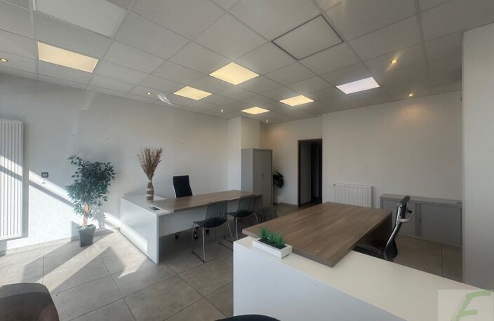 Local commercial — photo 2