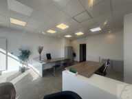 Local commercial — photo 2