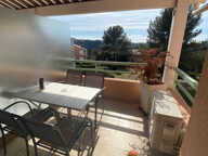 LOCATION A L'ANNEE STUDIO MEUBLE VALESCURE — photo 3