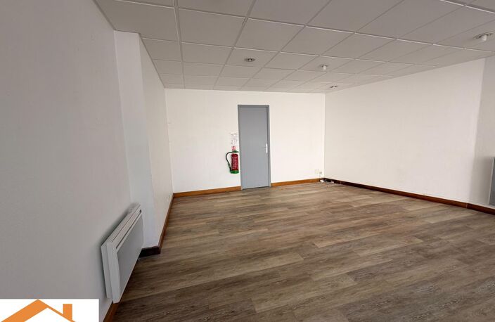 Location commerce  45 m² à Les Lucs-sur-Boulogne (85170) — photo 2