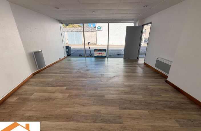 Location commerce  45 m² à Les Lucs-sur-Boulogne (85170) — photo 3