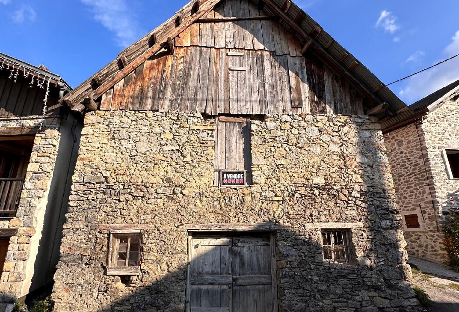SAINT-DALMAS VALDEBLORE   GRANGE À RÉHABILITER   PERMIS DE C — photo 1