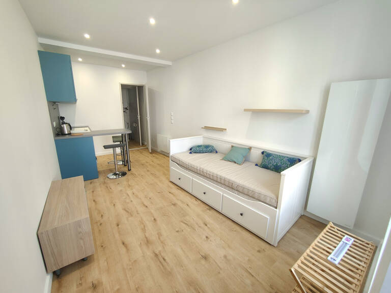 Poitiers, proche Fac - Studio refait à neuf meublé avec park — photo 1