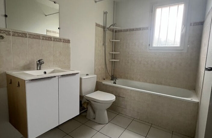 PAVILLON BUXEROLLES - 3 pièce(s) - 71.26 m2 — photo 4