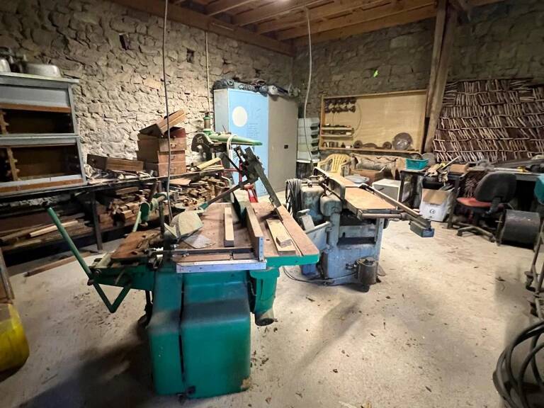 Grange à vendre dans la Creuse – terrain 569 m² — photo 1