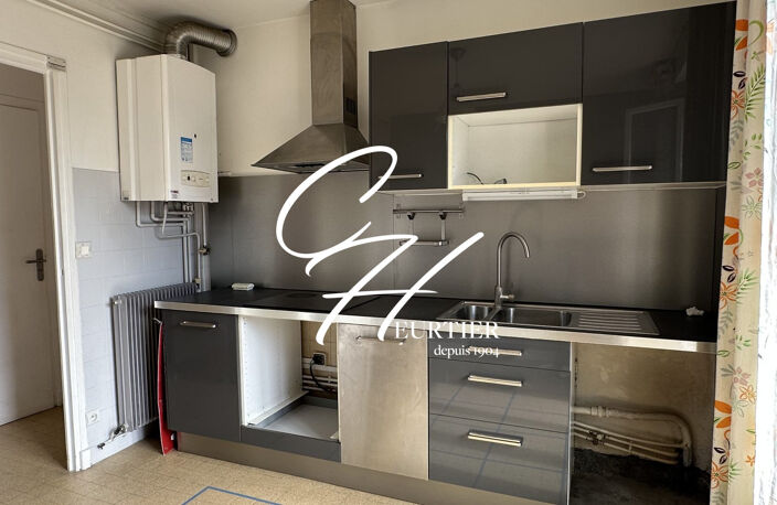 GRENOBLE - APPARTEMENT T2 - BALCON — photo 4