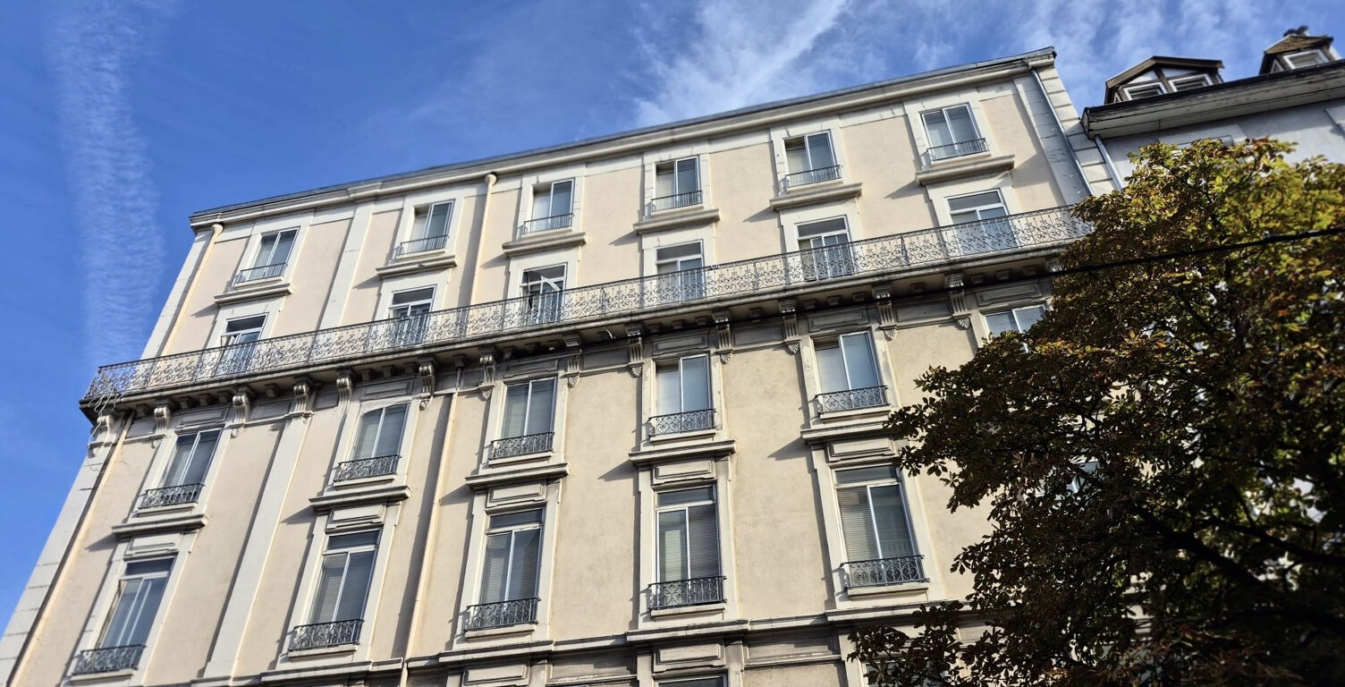 STUDIO MEUBLE GRENOBLE GARE-ALSACE-LORRAINE — photo 1
