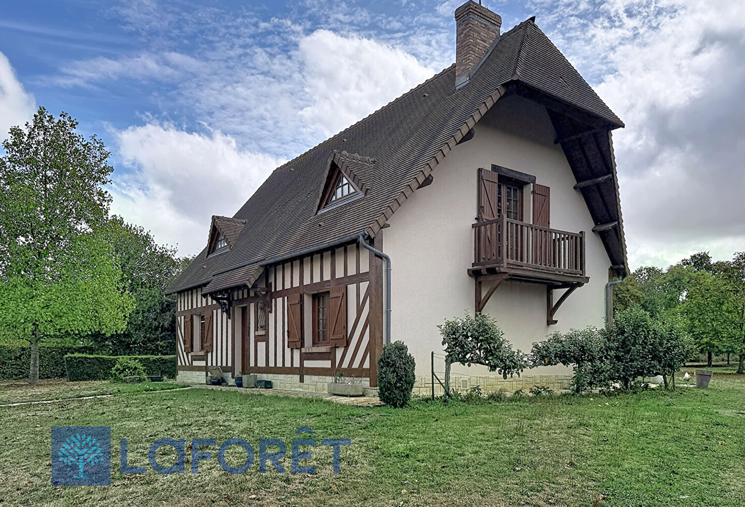À vendre ? Maison familiale avec sous-sol total et vaste terrain à Condé-sur-Iton — photo 1