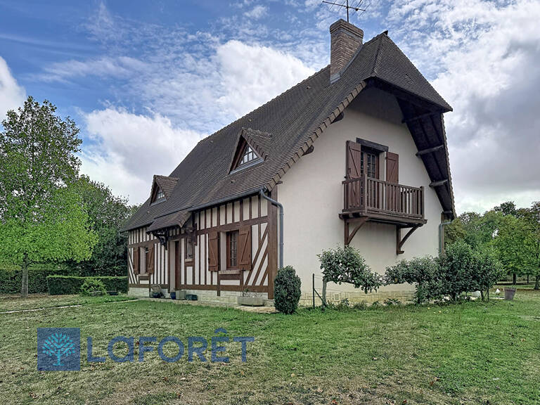À vendre - Maison familiale avec sous-sol total et vaste terrain à Condé-sur-Iton — photo 1