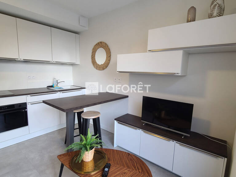A LOUER - Studio meublé 19.65 m2 + balcon et parking - DARDILLY Centre — photo 1