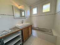 Nîmes, centre-ville, appartement 2chs, 66m2, balcon, 4ème et dernier étage, parking, cave — photo 4