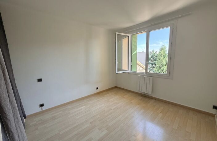 Nîmes, centre-ville, appartement 2chs, 66m2, balcon, 4ème et dernier étage, parking, cave — photo 5