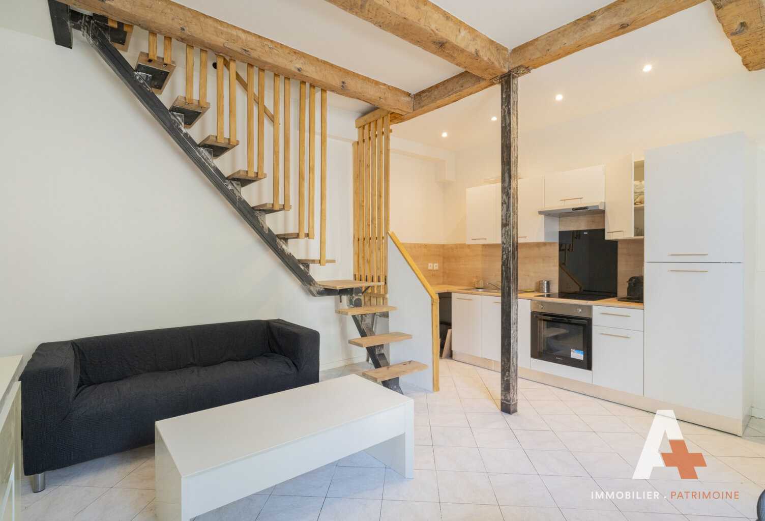 Vente Marseille 13008/ Rouet - Place Razzenti / Maison de ville — photo 1