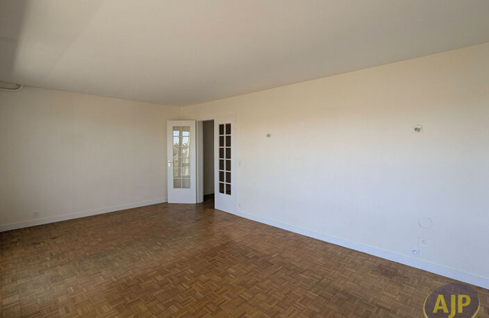 APPARTEMENT 4 PIÈCES DE 90 M² - RENNES BOURG L'ÉVÊQUE — photo 3