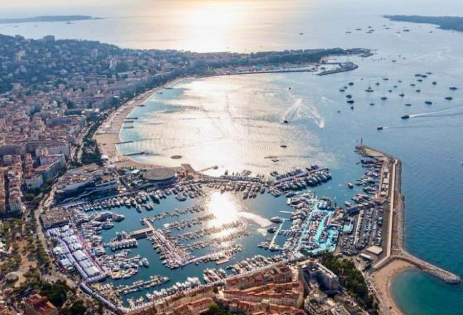 CANNES CENTRE RARE ! RESTAURANT VUE MER PANORAMIQUE SUD 160 — photo 1