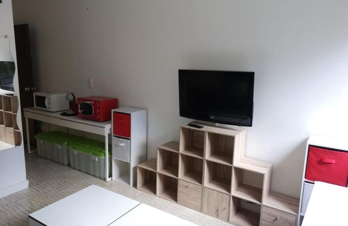 LOCATION STUDIO MEUBLE RODEZ SANS FRAIS D'AGENCE — photo 3