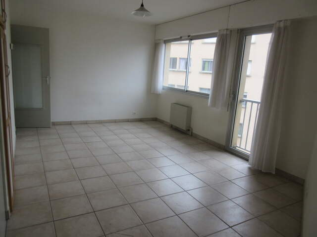 LOCATION STUDIO RODEZ SANS FRAIS D'AGENCE — photo du bien
