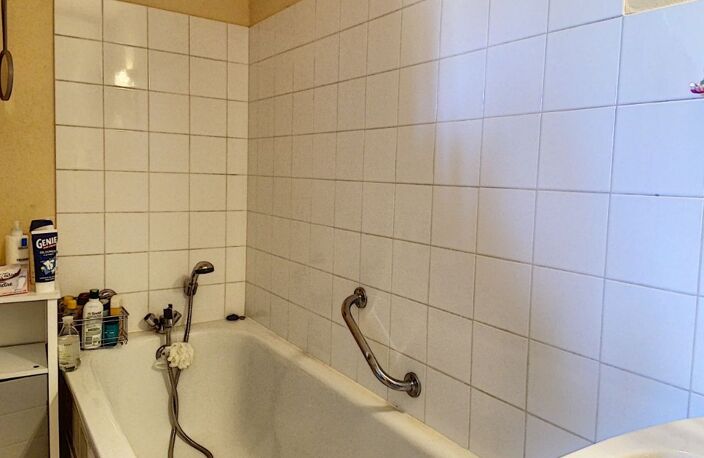 MONTLUÇON - PROCHE HÔPITAL F2 MEUBLE MBL — photo 3