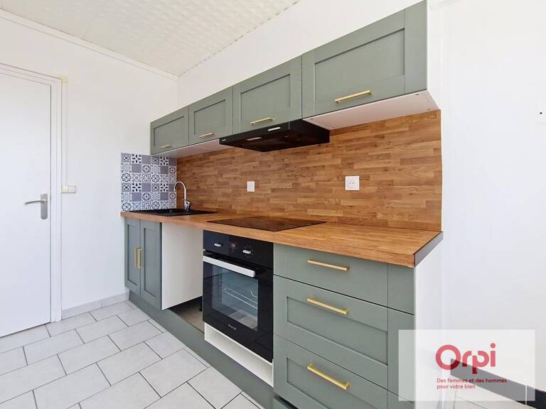 BEL APPARTEMENT F4 A LOUER — photo 1