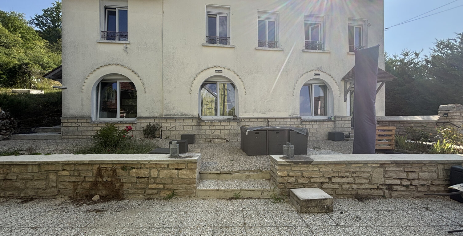 MAISON FAMILIALE  de 250 m2 AU CENTRE DU VIGNOBLE BOURGUIGNO — photo 1