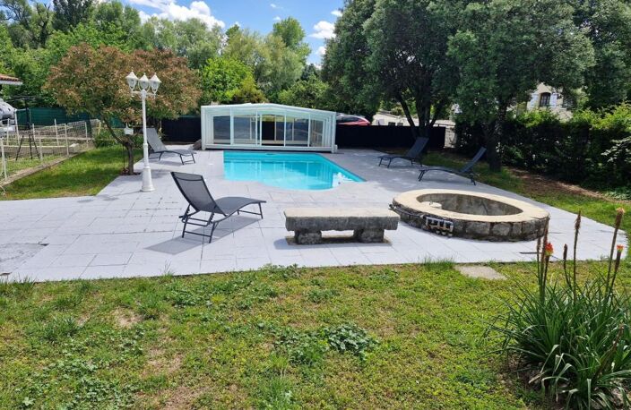 Maison en pierre avec grand garage et piscine proche centre ville — photo 2