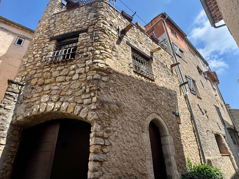 MAGAGNOSC MAISON DE VILLAGE 276 M2 AVEC GARAGE ET TERRASSE — photo 1