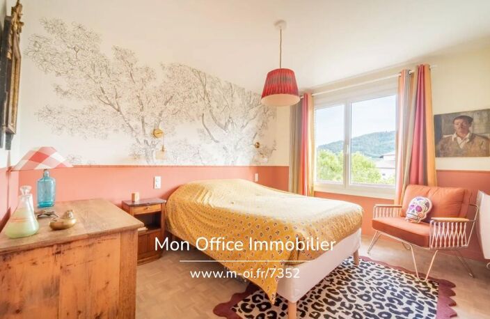 Référence : 7352-TCA. - Appartement 4 pièces traversant - intégralement rénové - vue montagne - Garage - Cave double (74000 Annecy) — photo 3