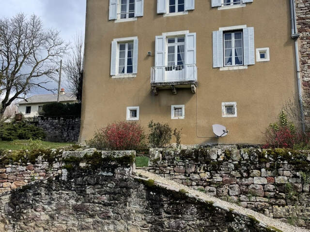Maison de caractère 180 m2 à 10 MINUTES DE RODEZ — photo du bien