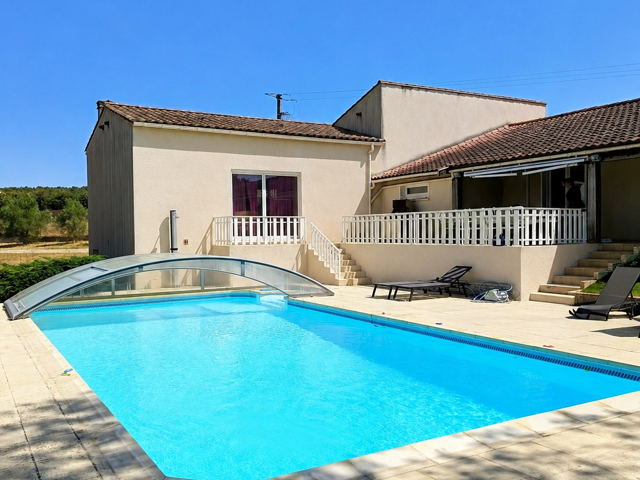 Belle villa avec piscine couverte sur 6.500m2 du terrain — photo du bien