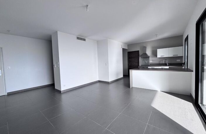 Duplex/Triplex — photo 2
