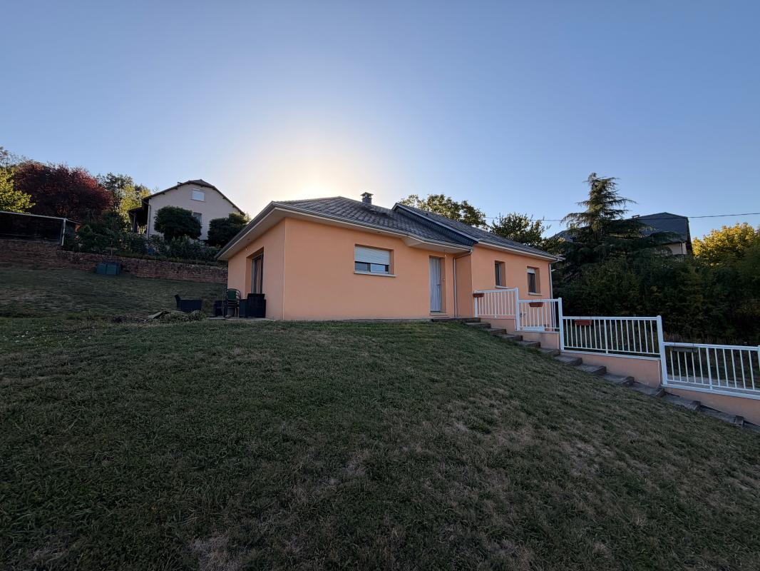 Villa / Maison  T4 à louer Saint-Christophe-Vallon 12330