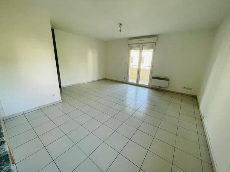 A LOUER T3 FENOUILLET PROCHE CENTRE COMMERCIAL - DOSSIERS AVEC GARANTS ACCEPTES — photo 1