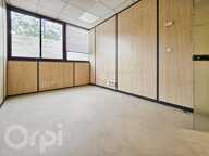 LOCAL PROFESSIONNEL 134 M² + 2 STATIONNEMENTS — photo 2