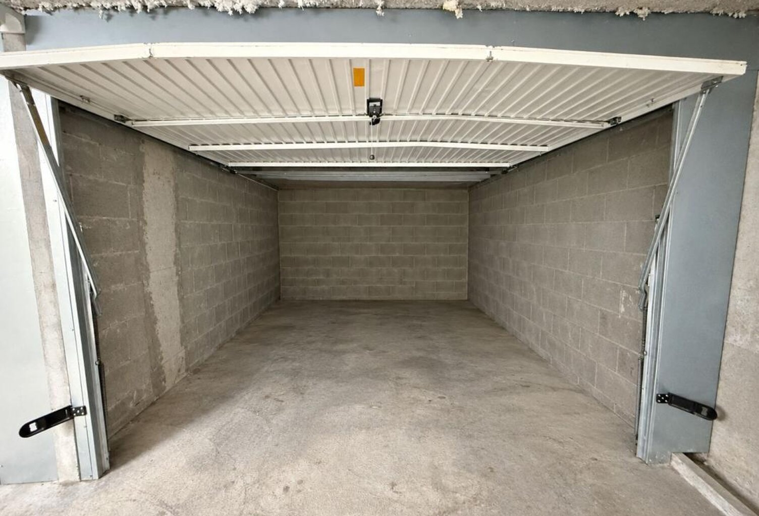 Box fermé grand format de 17 m² environ, en sous-sol dans une résidence sécurisée - Nice Saint-Jean d'Angély — photo 1