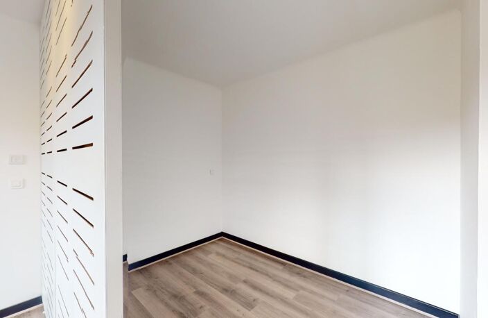 T1 bis avec balcon, stationnement, cave et vue dégagée – idéal premier achat ou investissement — photo 3