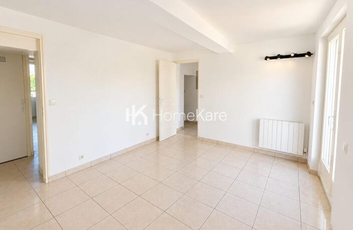MAISON DE VILLAGE IDÉALEMENT SITUÉE — photo 3