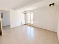 MAISON DE VILLAGE IDÉALEMENT SITUÉE — photo 4