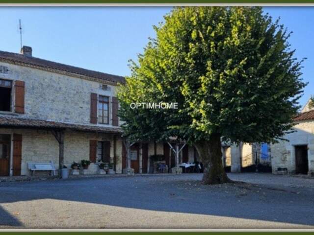 Propriete à vendre 7 pièces Proche de VILLEBOIS LAVALETTE (16) — photo du bien