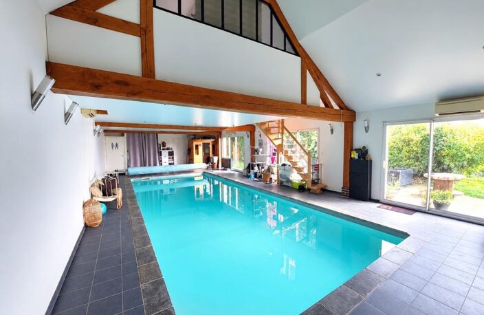 Grande maison de 400 m² avec piscine intérieure chauffée, sauna et appartement indépendant, sur 3 000 m² clos — photo 3