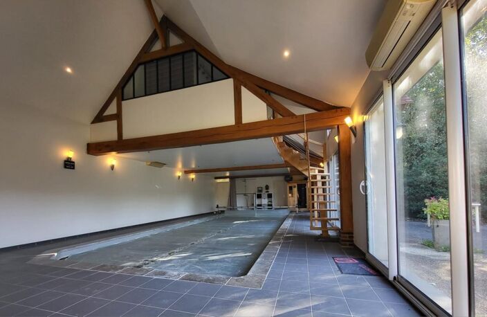 Grande maison de 400 m² avec piscine intérieure chauffée, sauna et appartement indépendant, sur 3 000 m² clos — photo 5