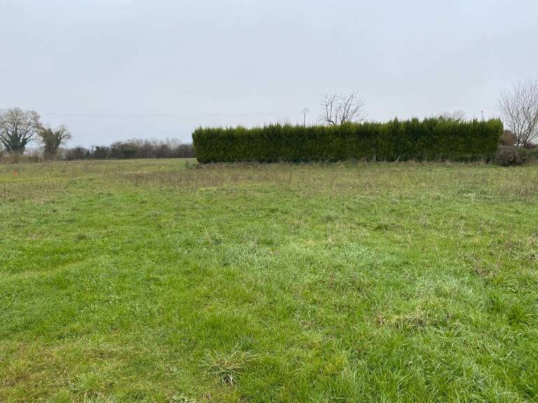 Terrain à bâtir à Champagne (17620) — photo 1