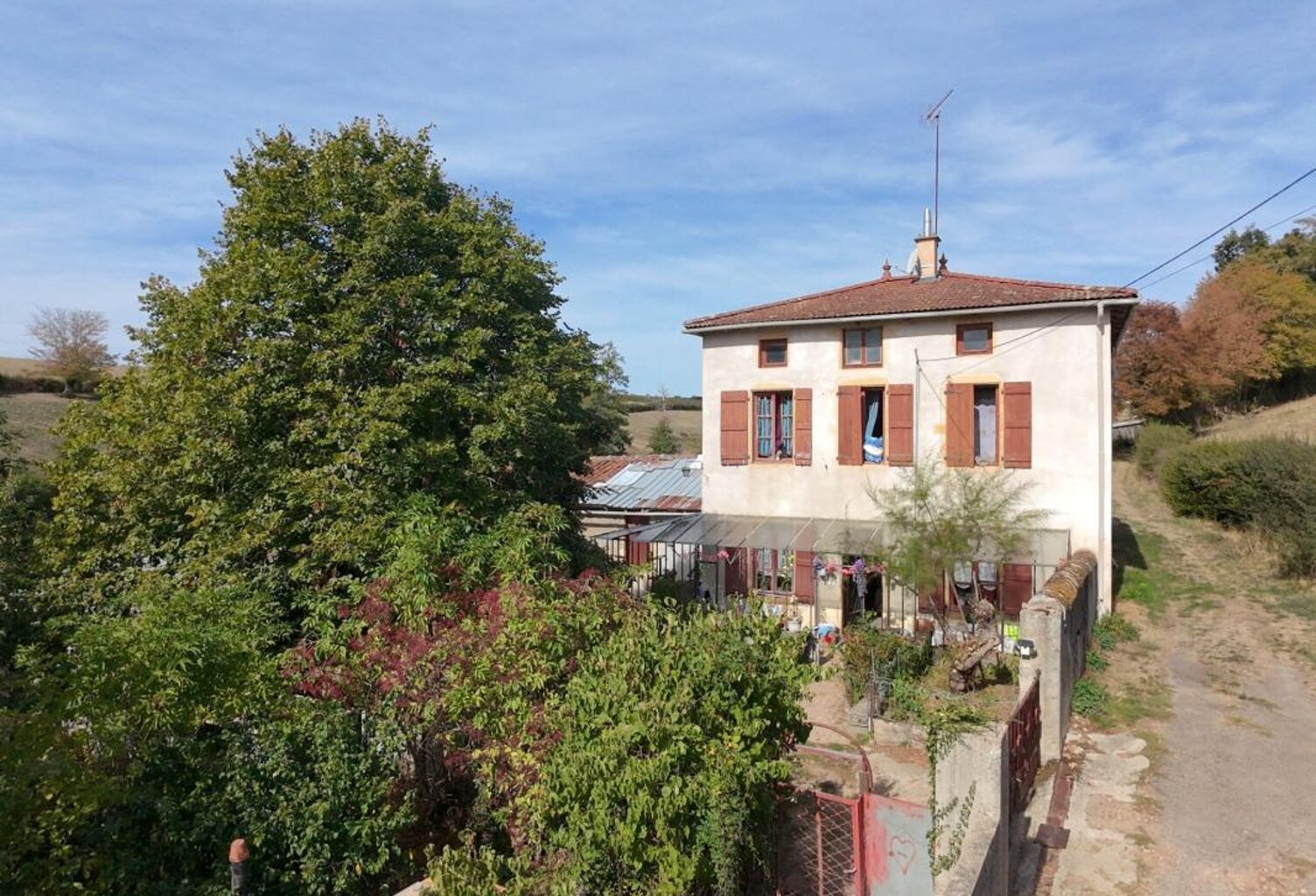 Maison à vendre 5 pièces Proche de CHARLIEU (71) — photo 1