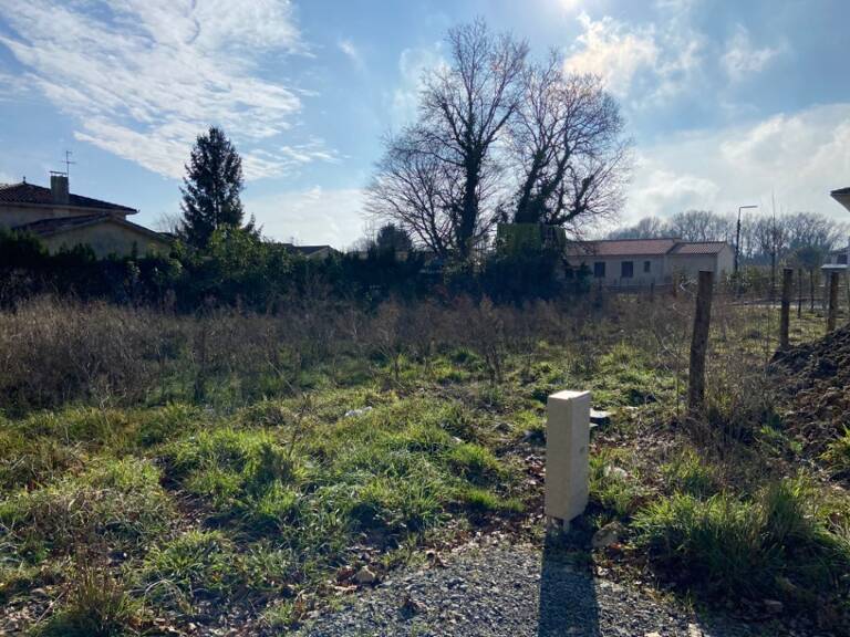 Terrain à bâtir à La Brède (33650) — photo 1