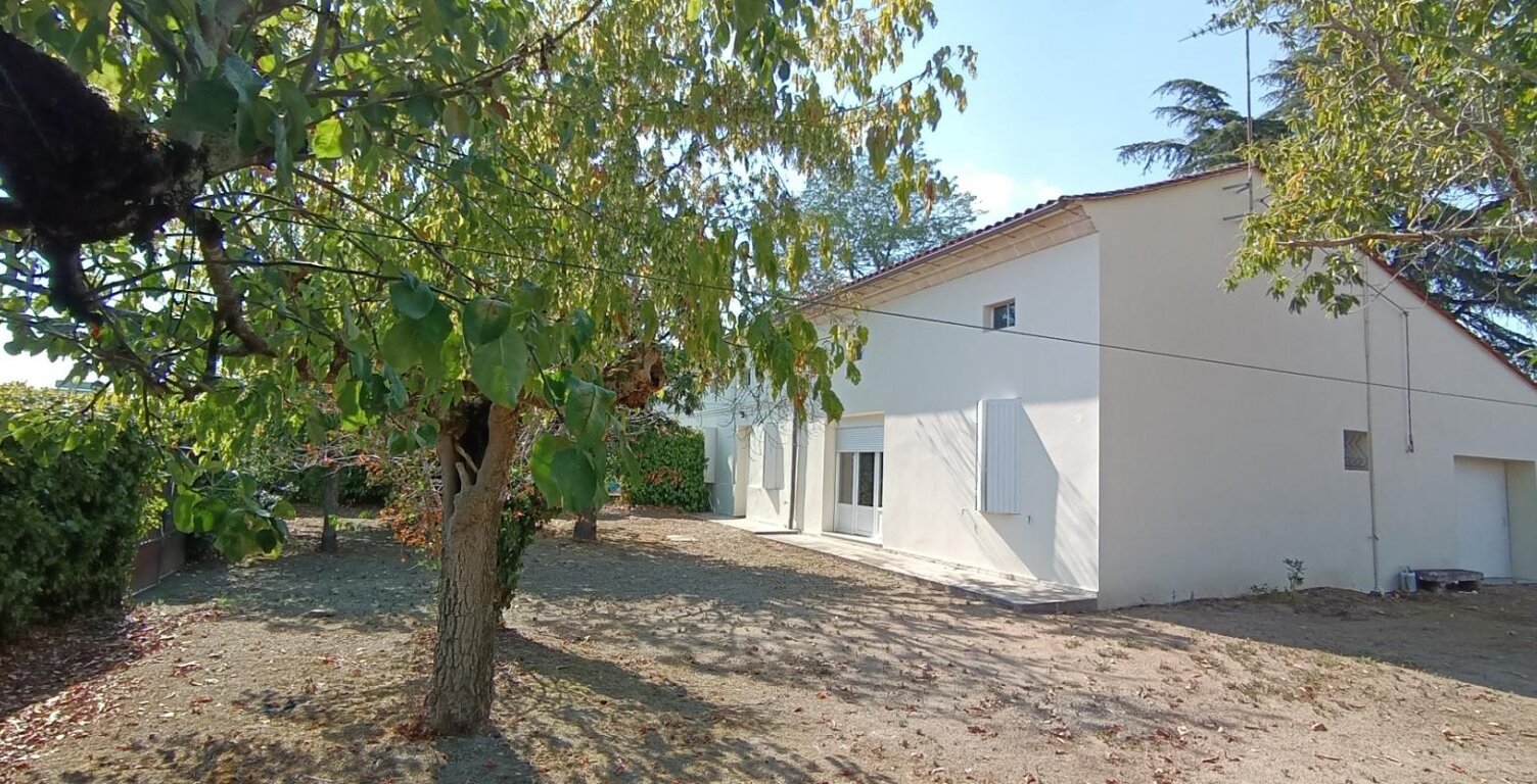 Maison à vendre 4 pièces 116m2 et combles de 79M2 Le Fieu 33230 — photo 1