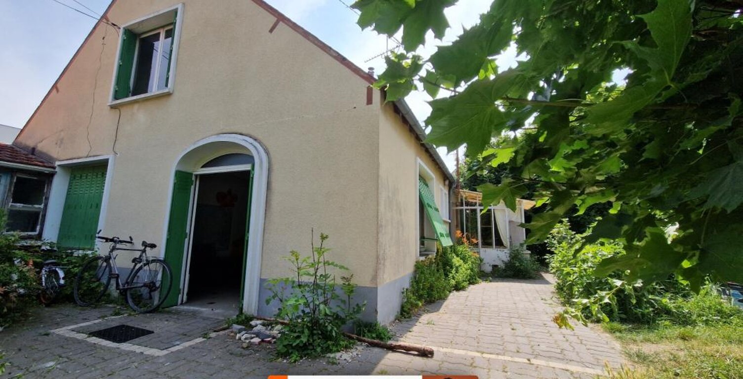 Maison à fort potentiel CHECY — photo 1