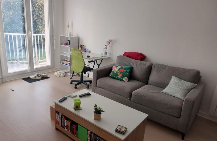 T2 avec balcon vue sur Loire et parc boisé — photo 3