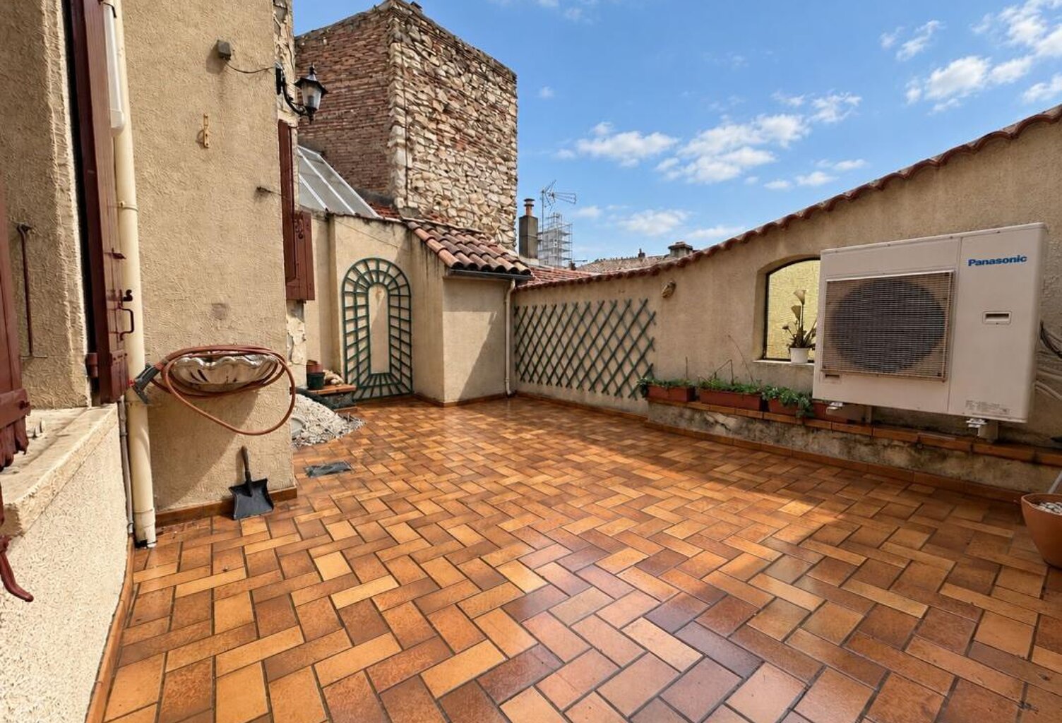 À vendre bel immeuble de rapport en monopropriété — photo 1