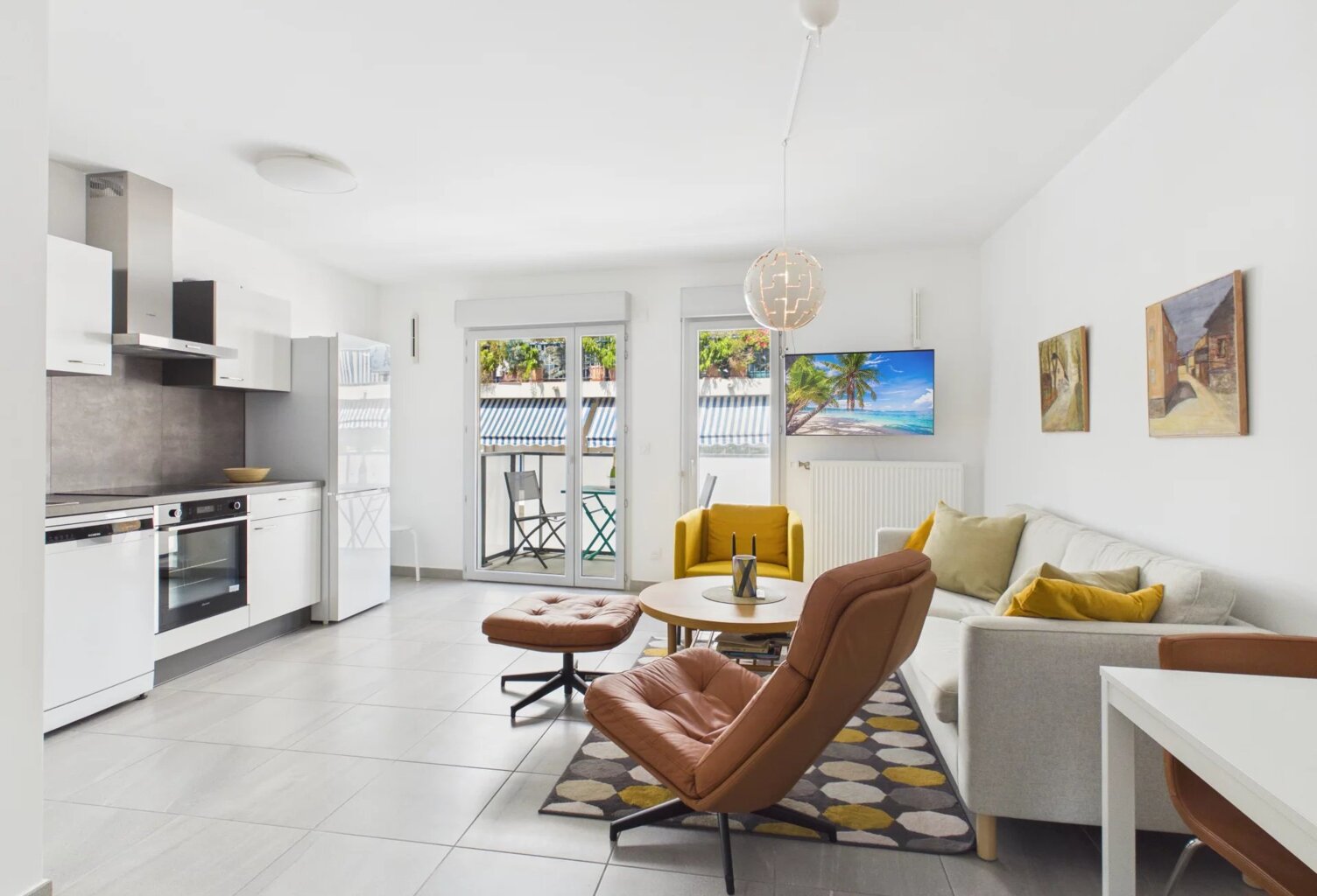 Appartement moderne avec deux balcons et place de parking en gar — photo 1