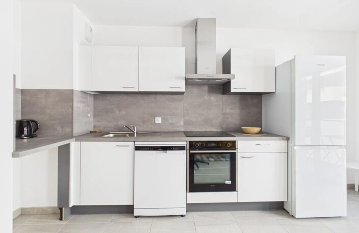 Appartement moderne avec deux balcons et place de parking en gar — photo 2